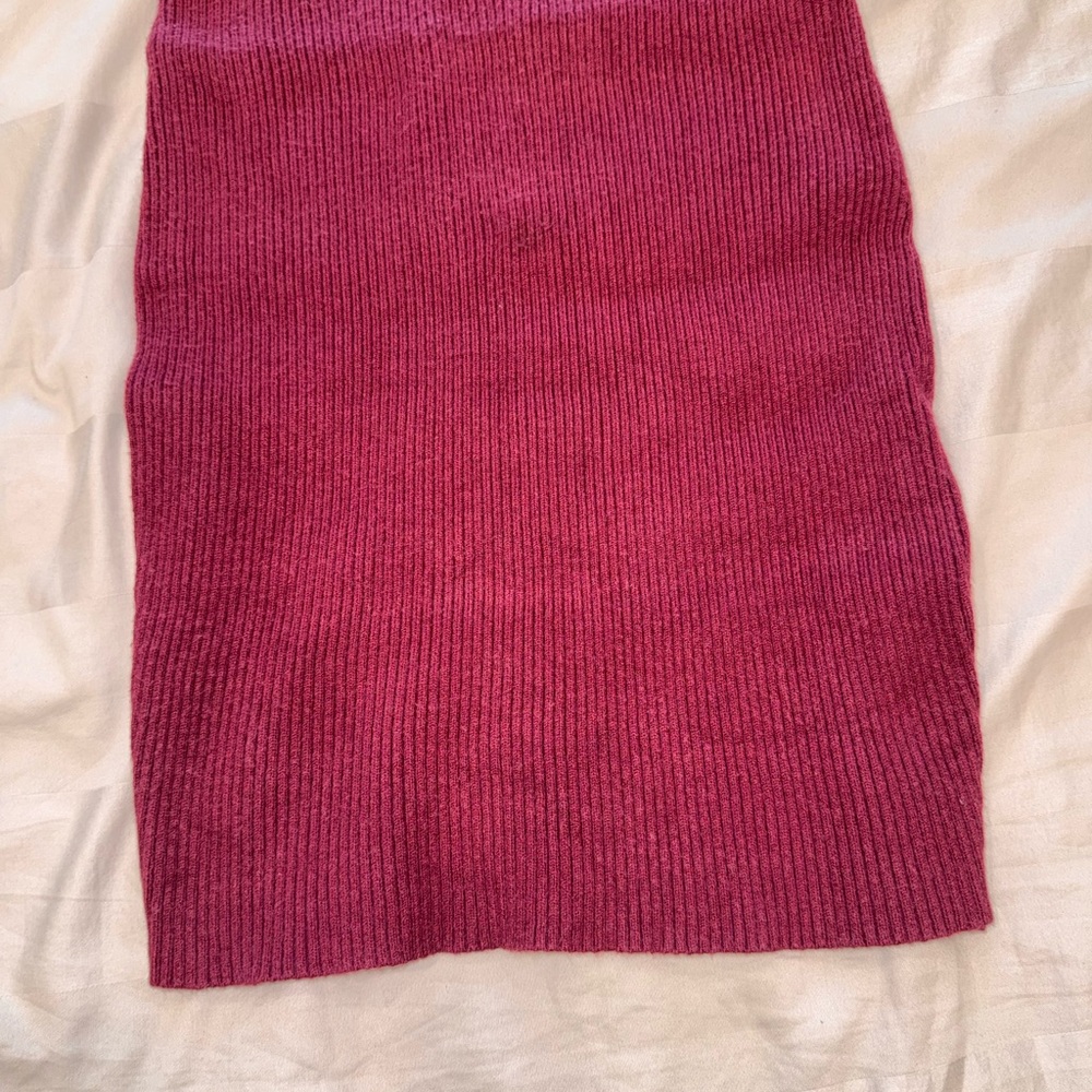 Chic Long Sleeve Knit Dress in Rich Burgundy - Picture 5 of 5